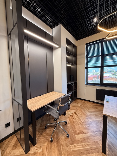 Офис с новым ремонтом и мебелью в Central Yard