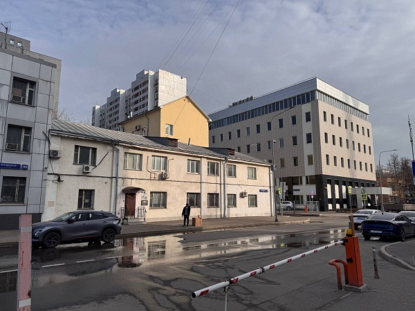 Октябрьская, д. 80с1 566 кв.м